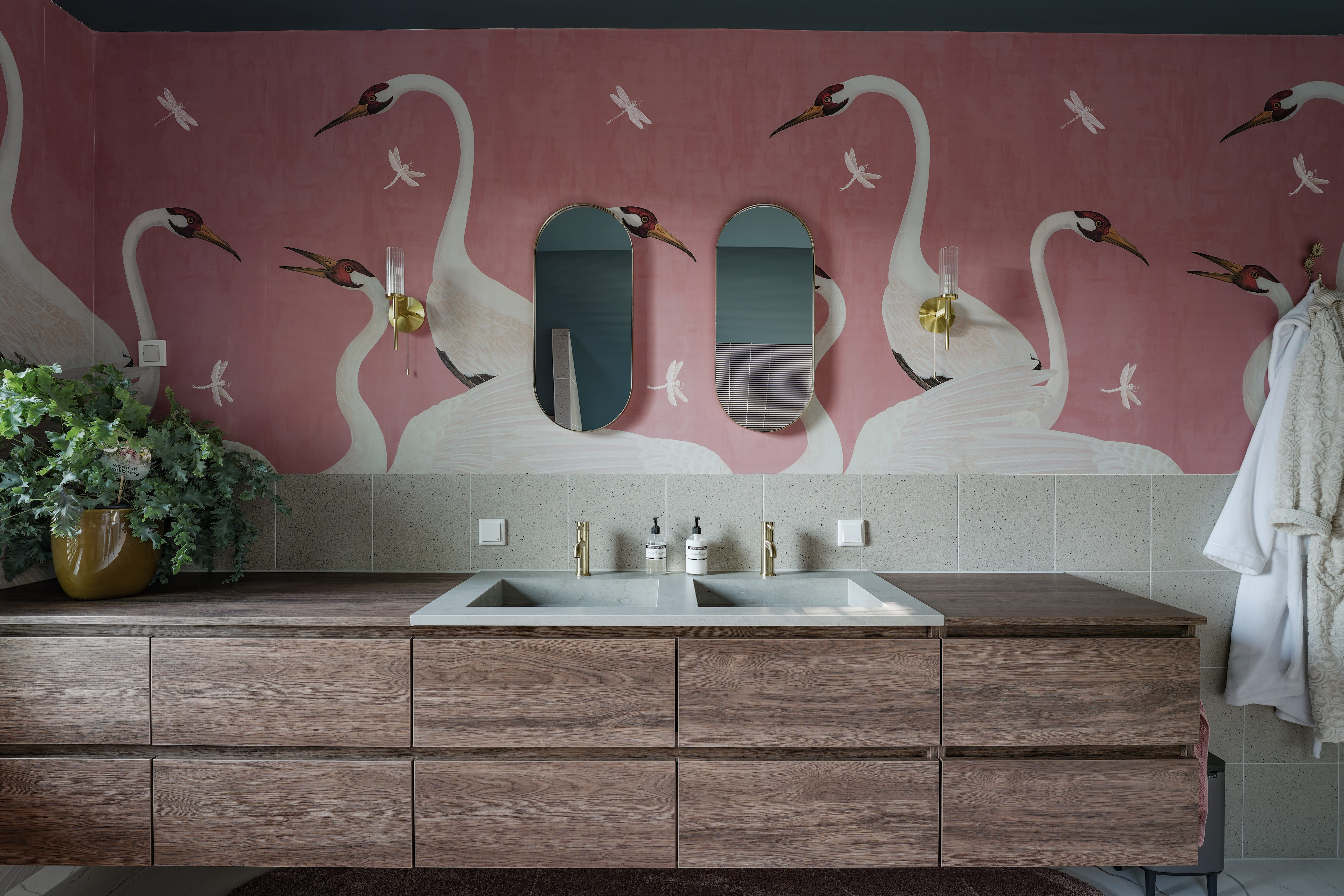 Luxe eclectische badkamer met dubbele wasbak