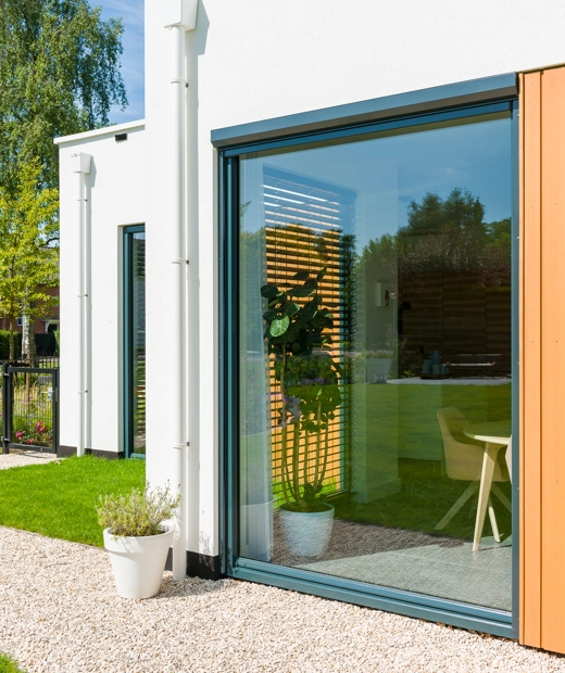 Bungalow met witte gevel