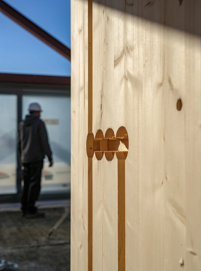 Freeswerk in een CLT woning