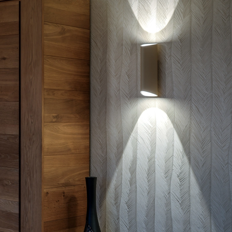 Interieur lichtarmatuur avond lichtval behang