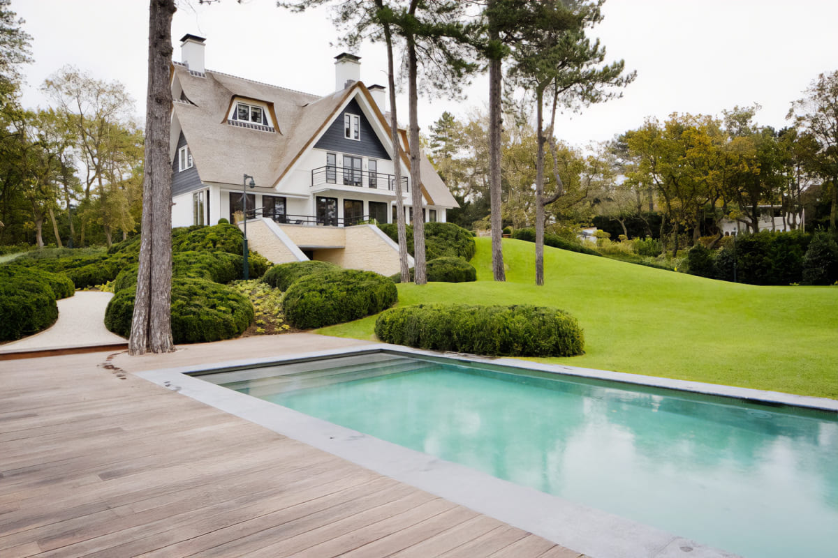 Een ontwerptuin met zwembad van Mekertuinen