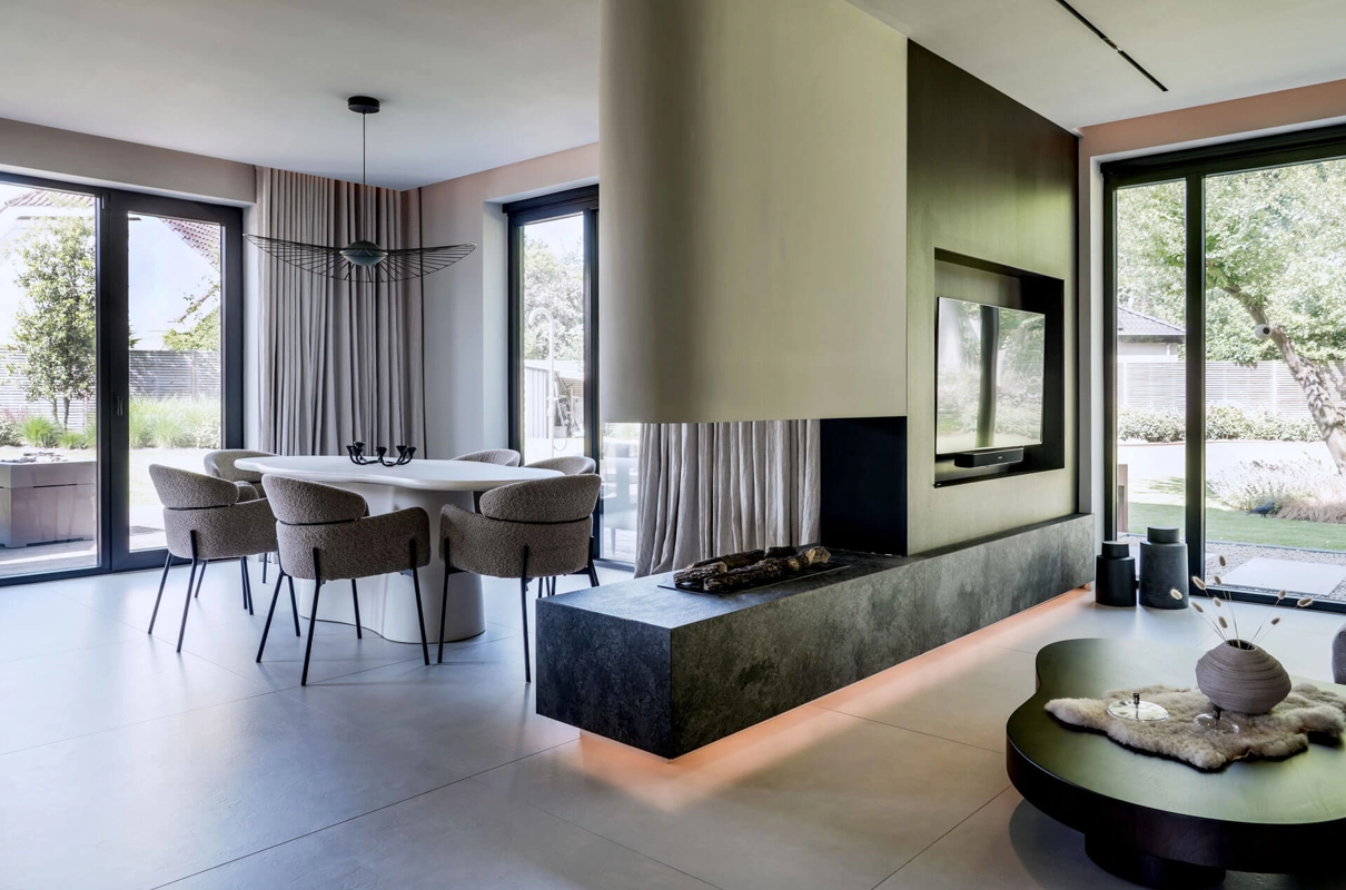 Maatwerk haard in woonkamer