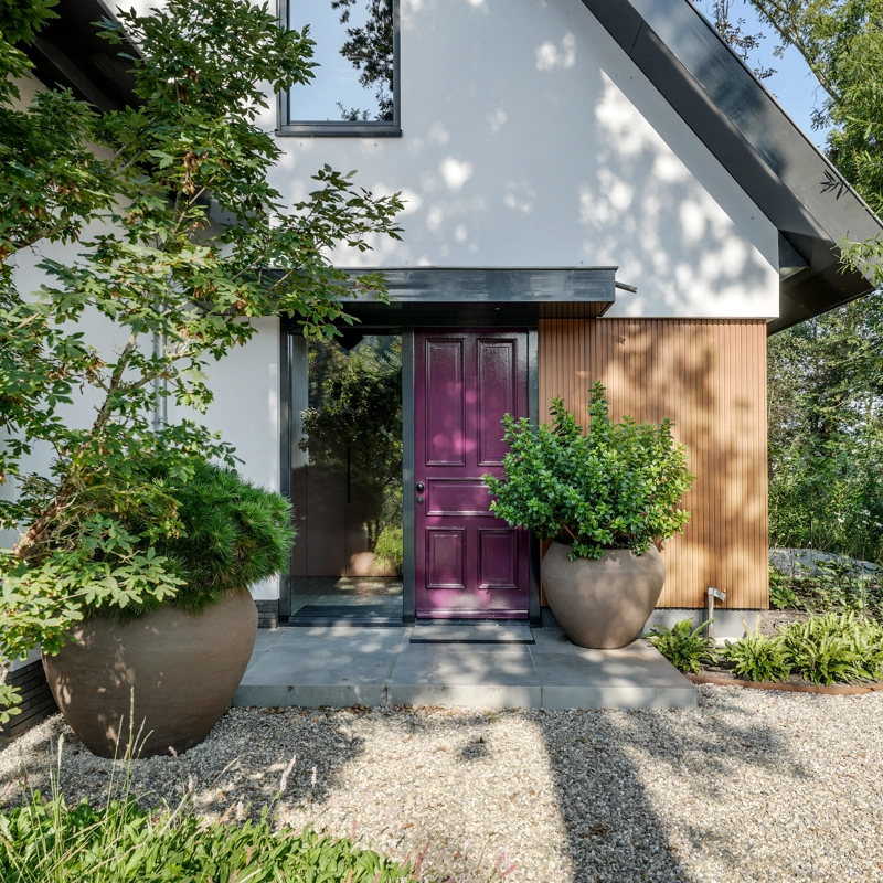 Eigentijdse villa voordeur