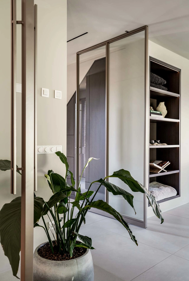 Luxe interieur met taatsdeur