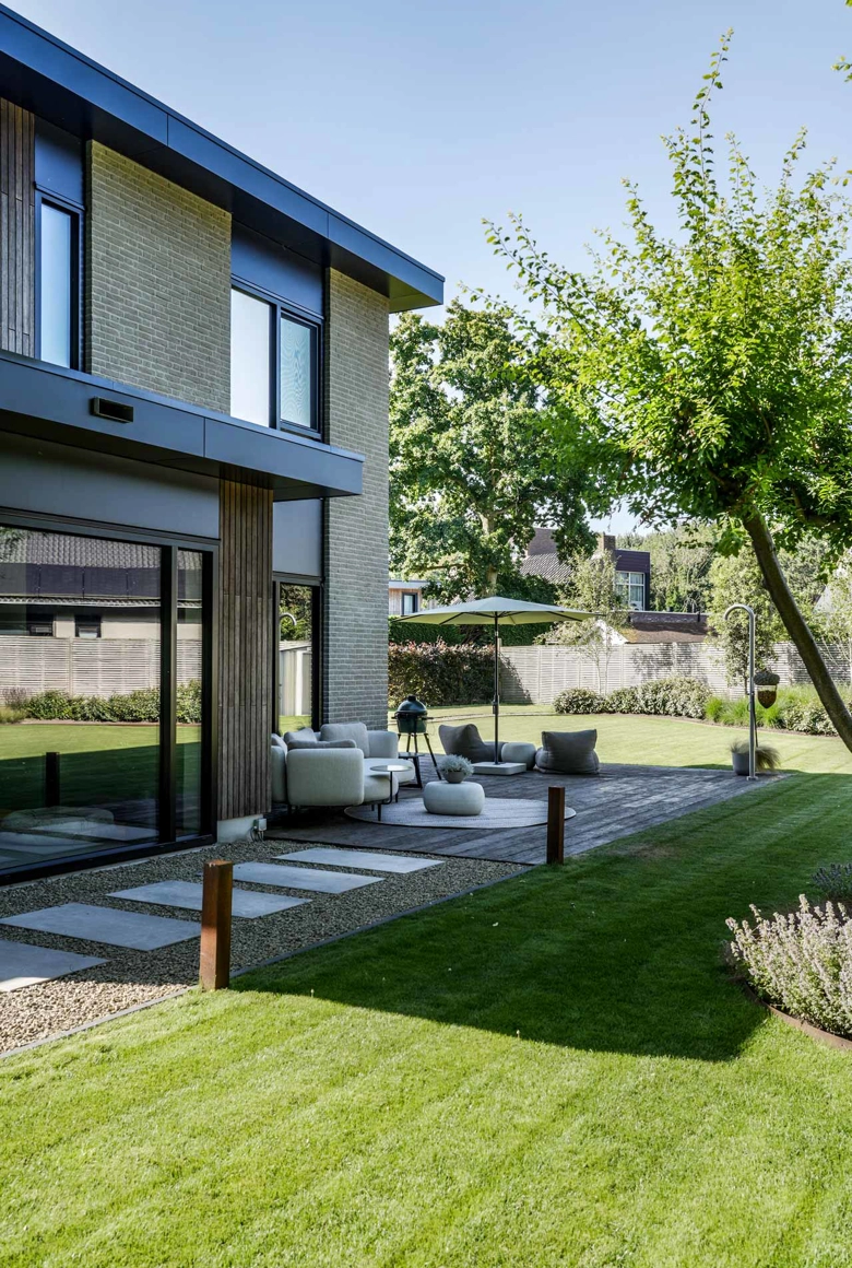 Moderne villa met terras