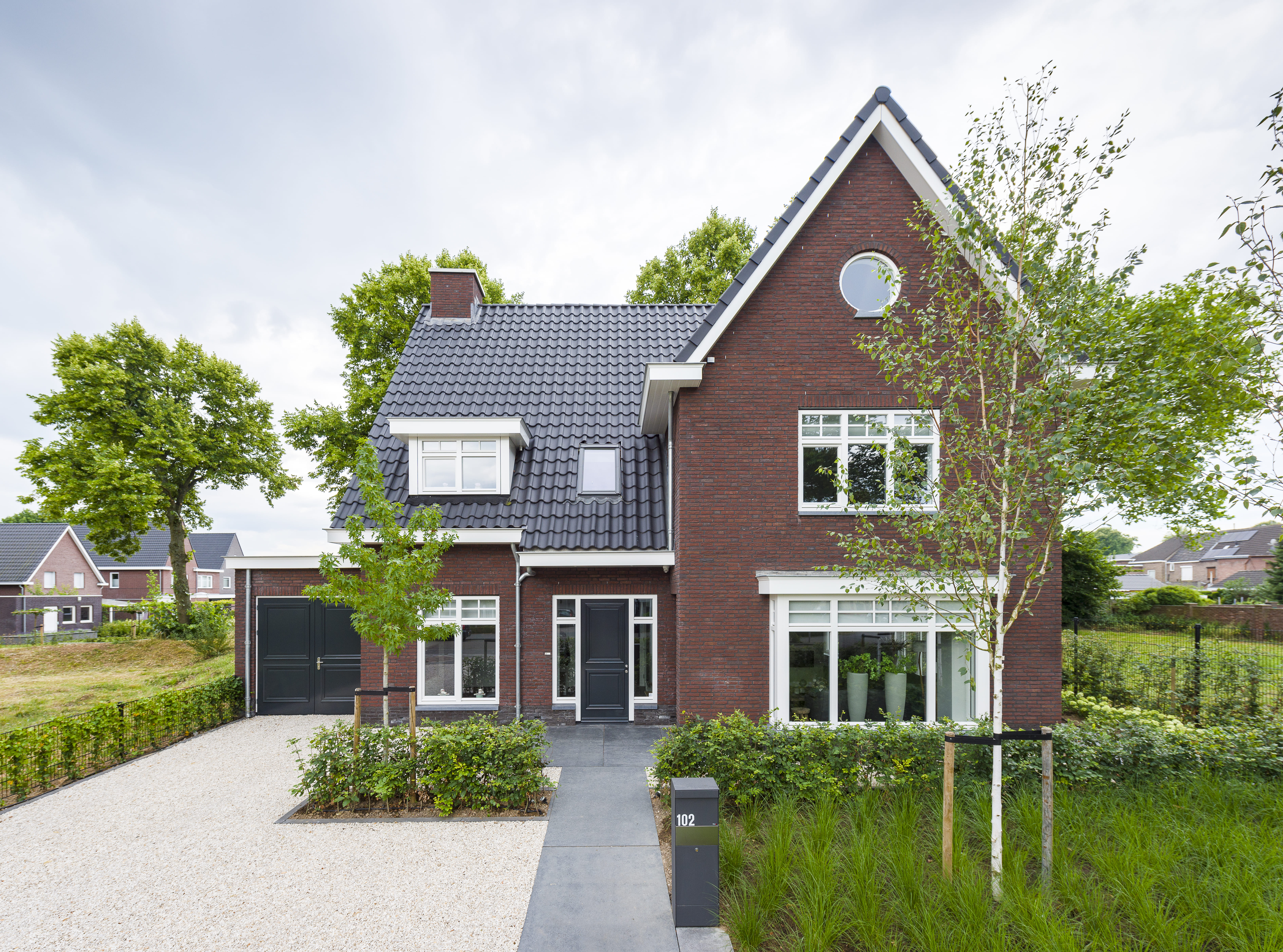 jaren-30-woning-rode-gevelstenen-voorkant.jpg