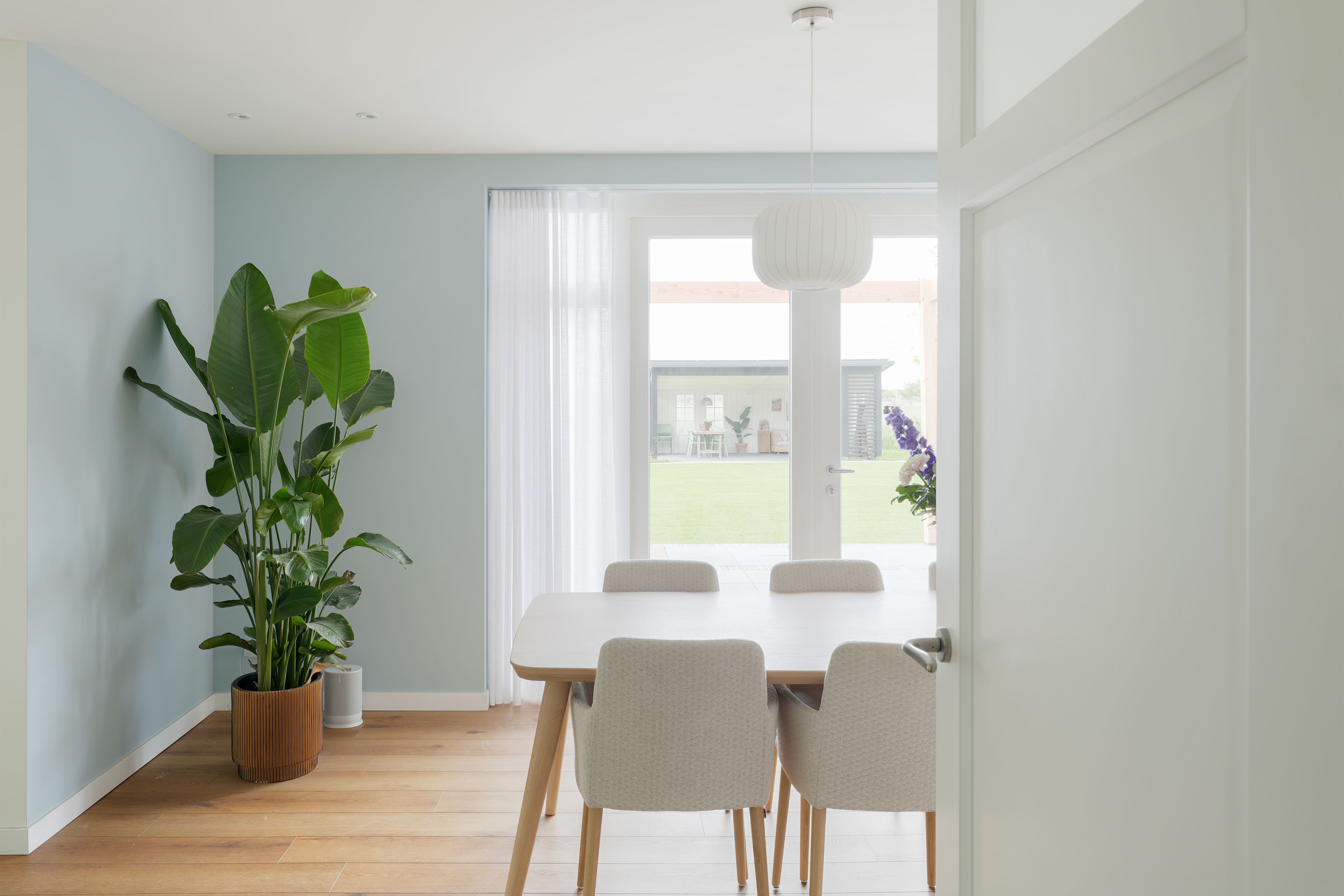 Scandinavisch, minimalistisch interieur