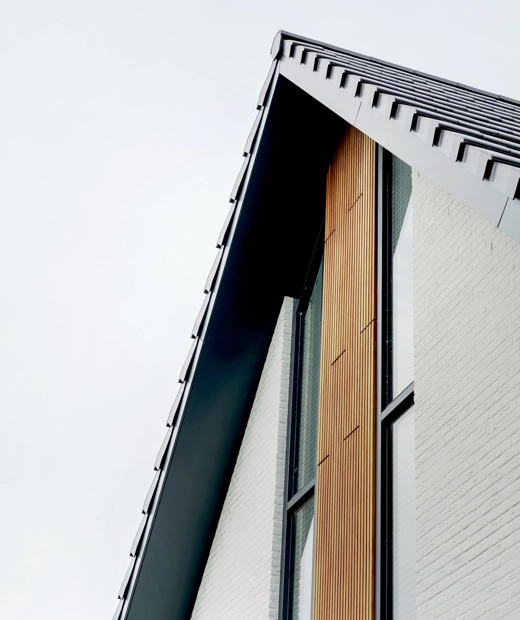 Close up van witte gevel