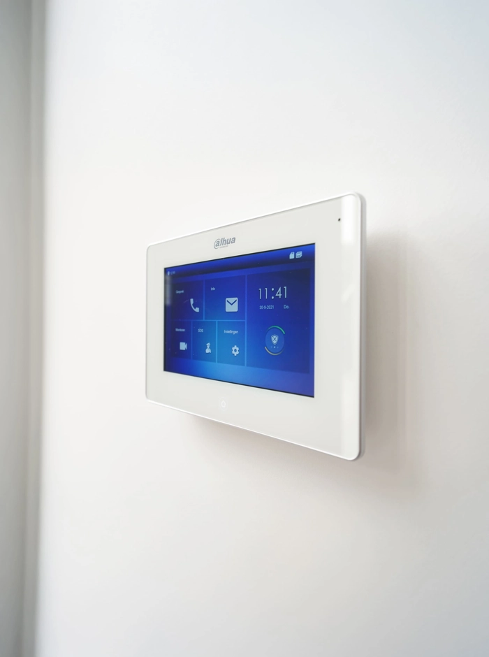 Touchscreen in een duurzame villa