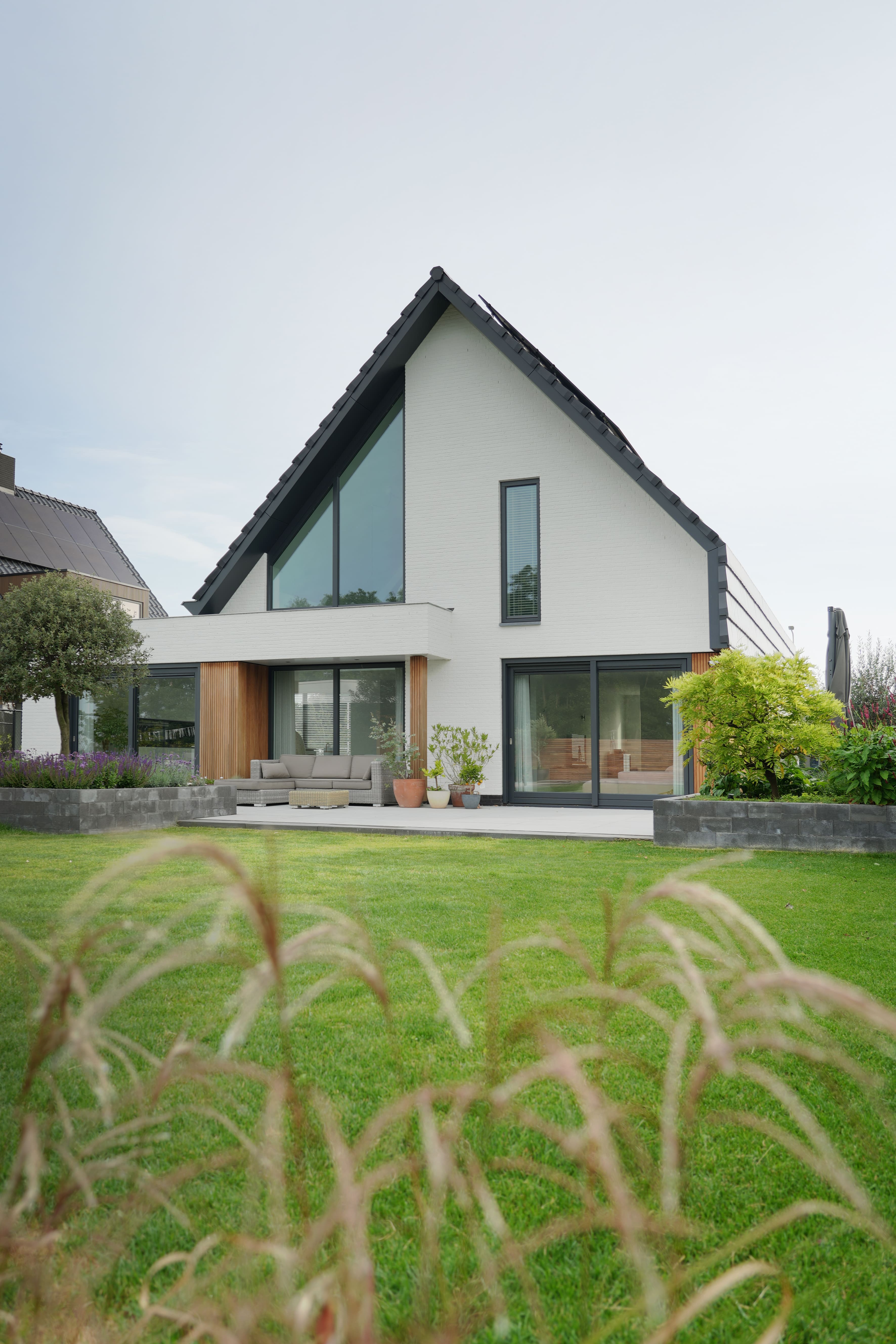 Achterzijde van een moderne villa