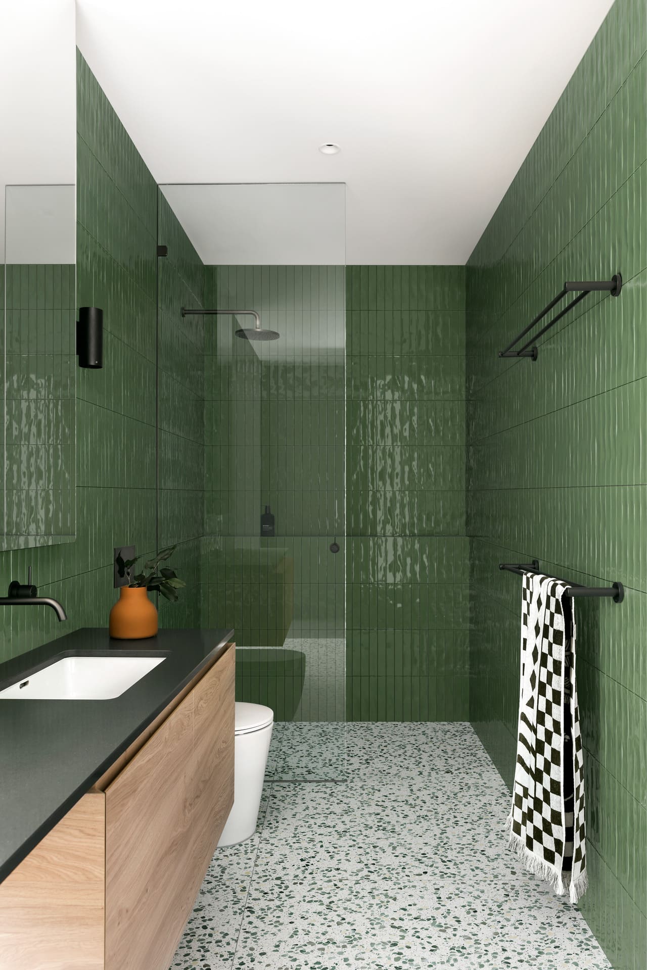 Marazzi badkamer met groene wandbetegeling