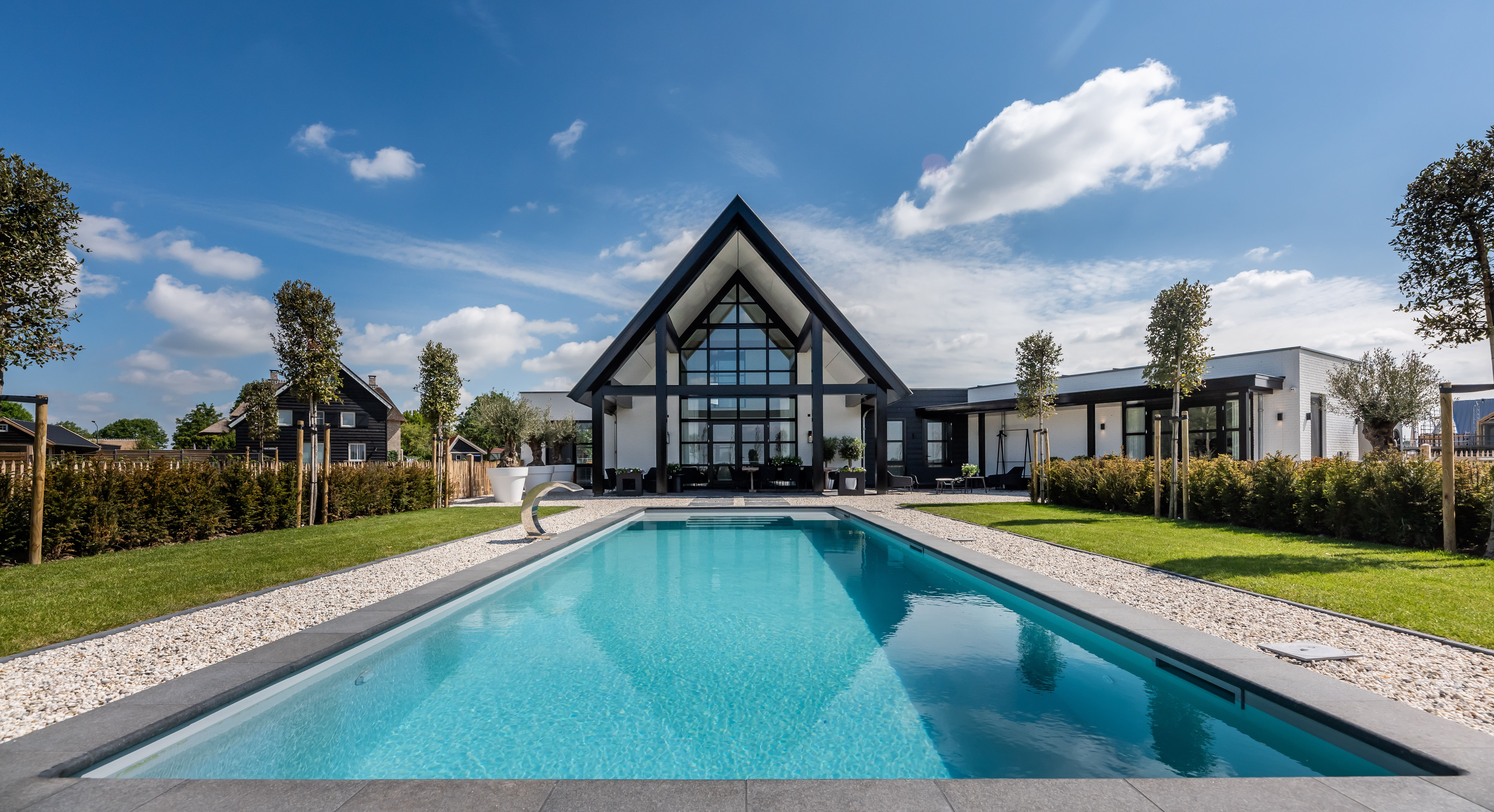 Levensloopbestendige villa met zwembad 